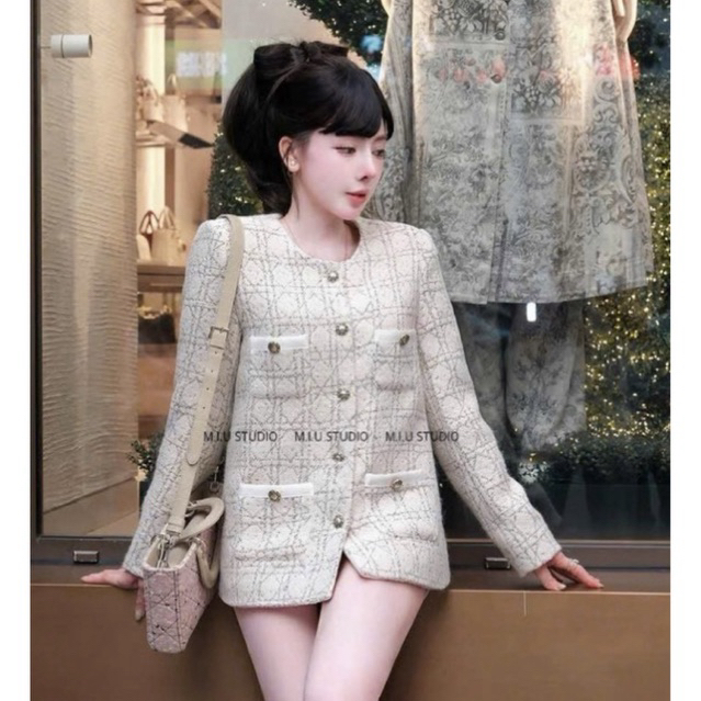 MIU.STUDIO • Áo váy dạ tweed TK hoạ tiết kẻ trám đính khuy đồng cao cấp (kèm hoa trà),Áo khoác nữ mùa đông dành cho nữ