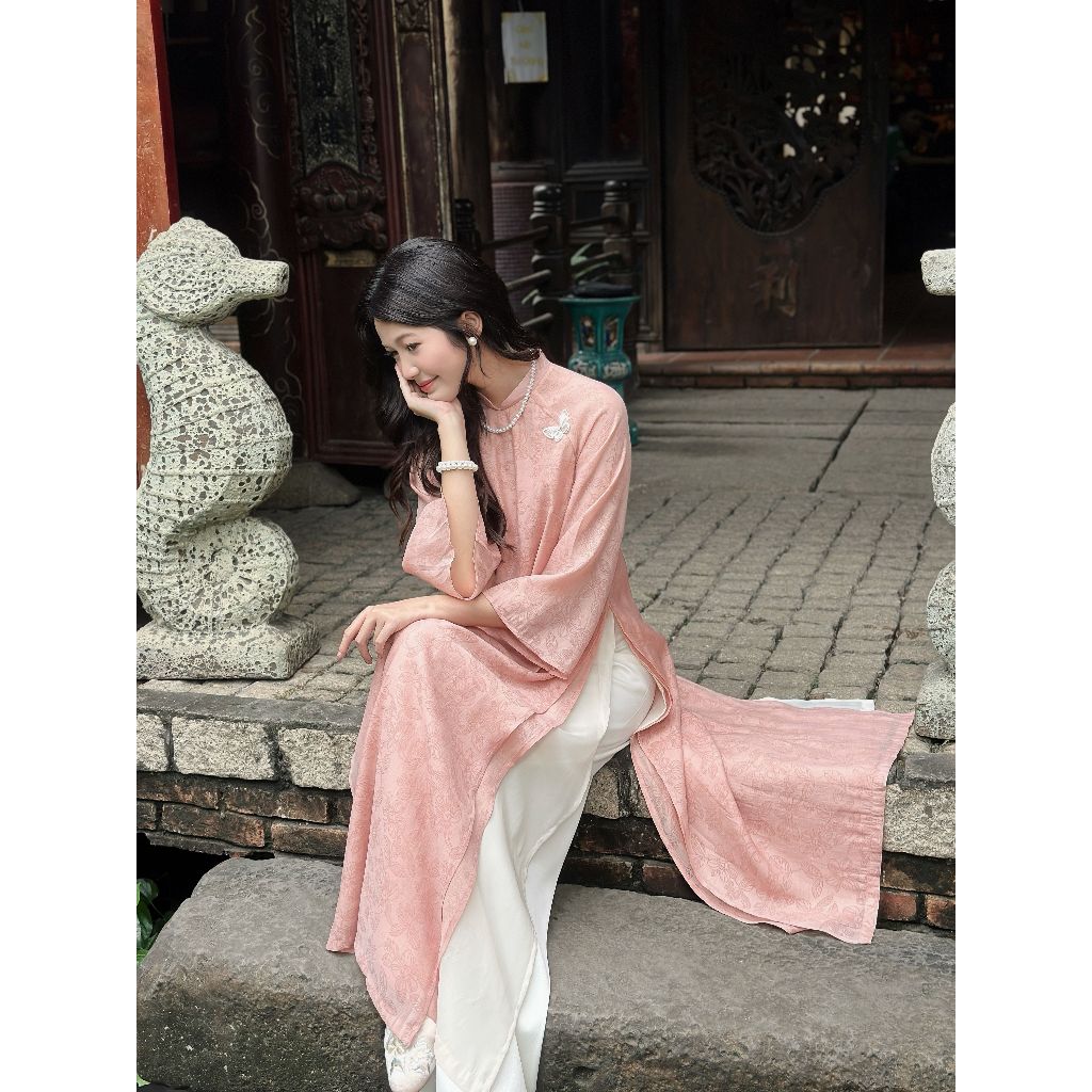 Áo Dài Hồng Nhạt Thanh Trúc Miều Est.2013 Tay Lỡ Trẻ Trung Thích Hợp Đi Chợ Tết
