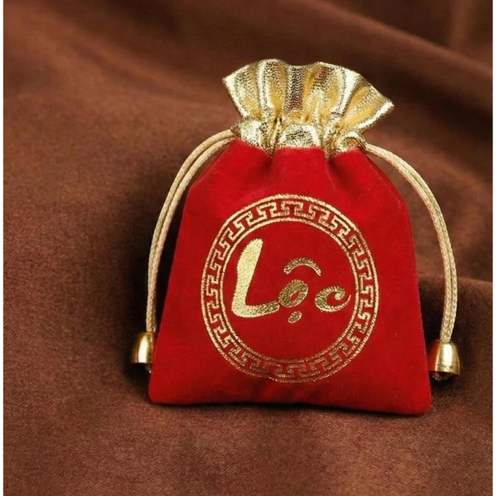Túi Lộc Nhung Đỏ - Để các vật dụng muốn chiêu tài kích thước 7x9cm , đồ trang trí mang theo bên người