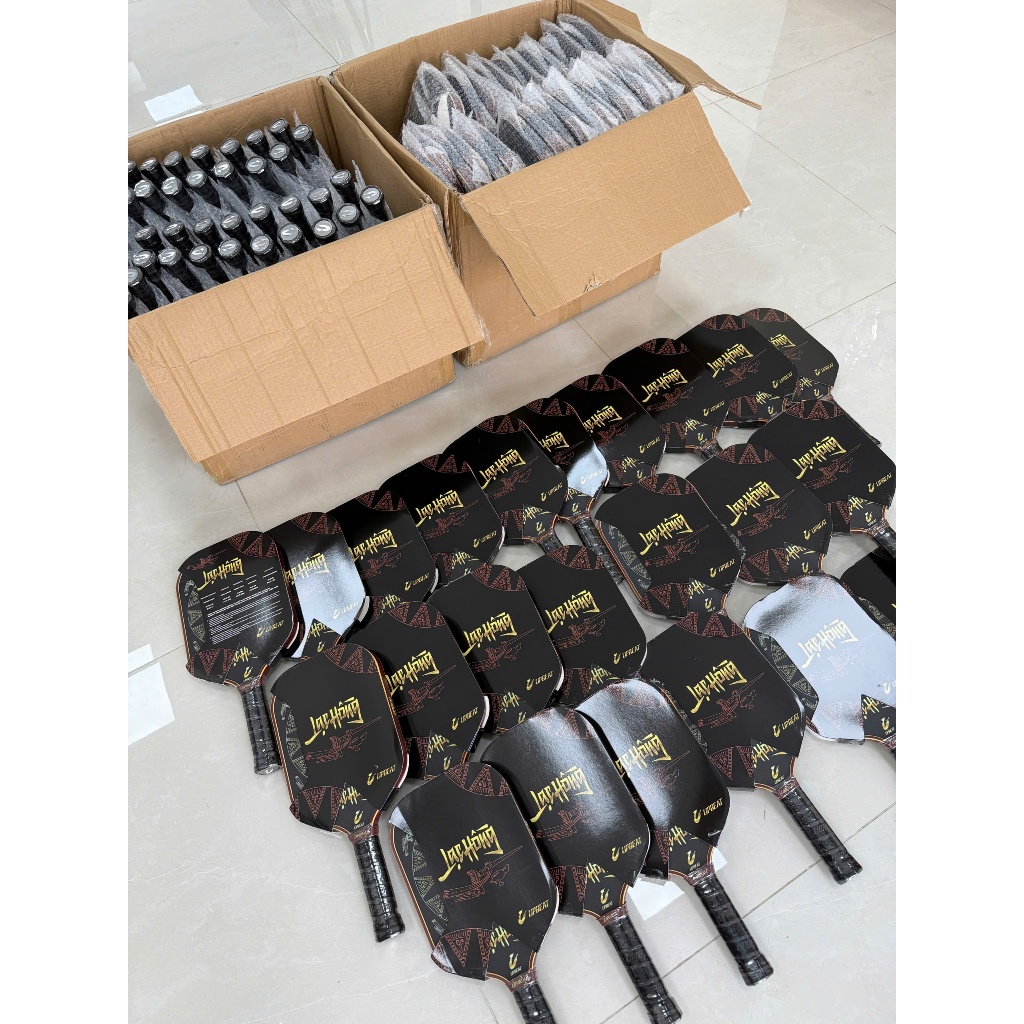 Vợt Pickleball Upbeat Lạc Hồng Họa Tiết Trống Đồng, Mặt Full Carbon - Nhẹ Bền - Thiết Kế Nổi Bật - Hiệu Suất Cao