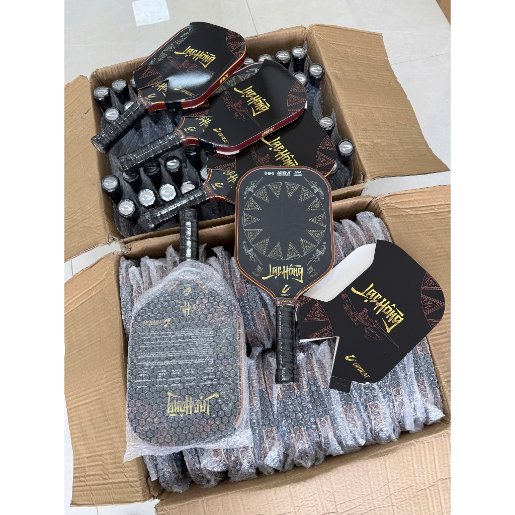 Vợt Pickleball Upbeat Lạc Hồng Họa Tiết Trống Đồng, Mặt Full Carbon - Nhẹ Bền - Thiết Kế Nổi Bật - Hiệu Suất Cao
