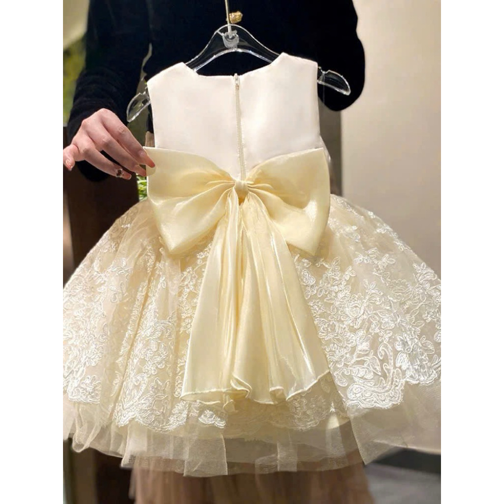 váy trắng kem bồng xoè nơ to sau lưng - váy cho bé Diệu linh shopkids sz 8-38kg DL78