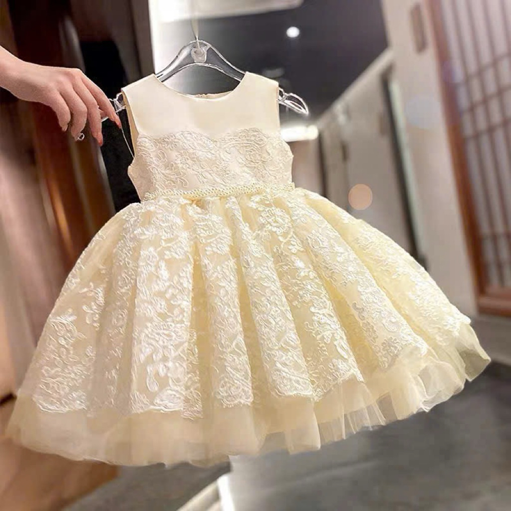 váy trắng kem bồng xoè nơ to sau lưng - váy cho bé Diệu linh shopkids sz 8-38kg DL78