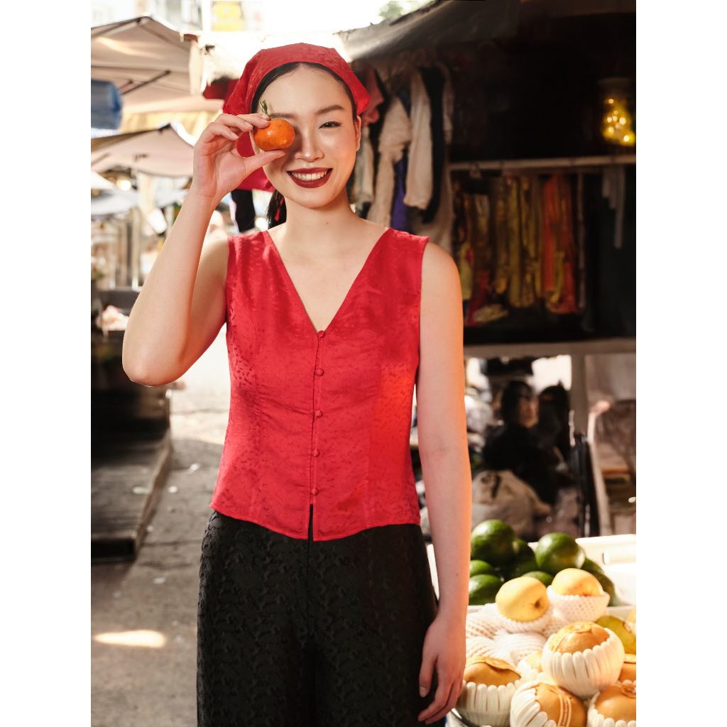 TheBlueTshirt - Áo lụa tơ tằm cổ chữ V sát nách phôm ôm tôn dáng - V Neck Tơ Tằm