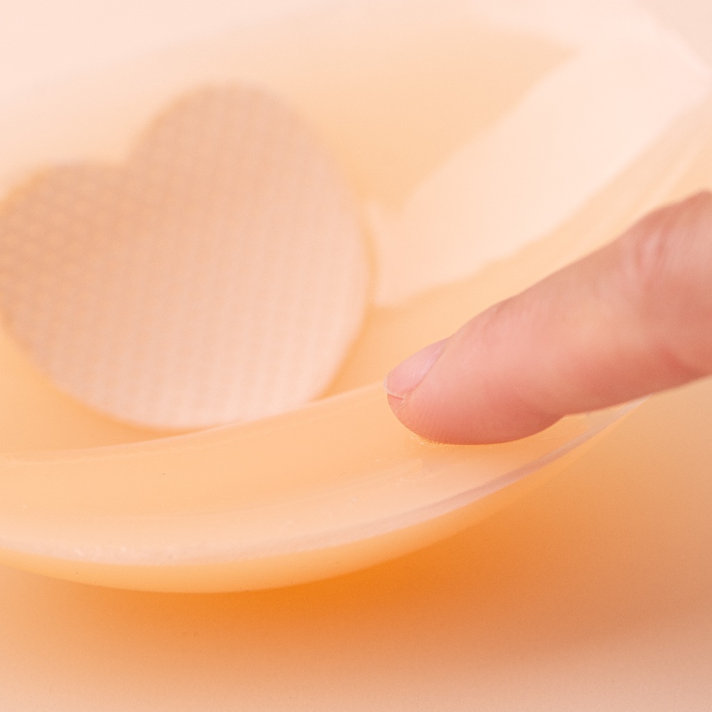 Bra Silicone Trái Tim Nâng Ngực Adore Tàng Hình Có Keo Dán An Toàn Không Thấm Nước - Adore Global
