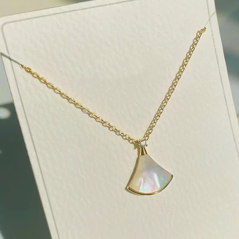 Vòng cổ Thép Titan Mạ Vàng 18k Phối Mặt Hình Quạt Thời Trang Cho Nữ