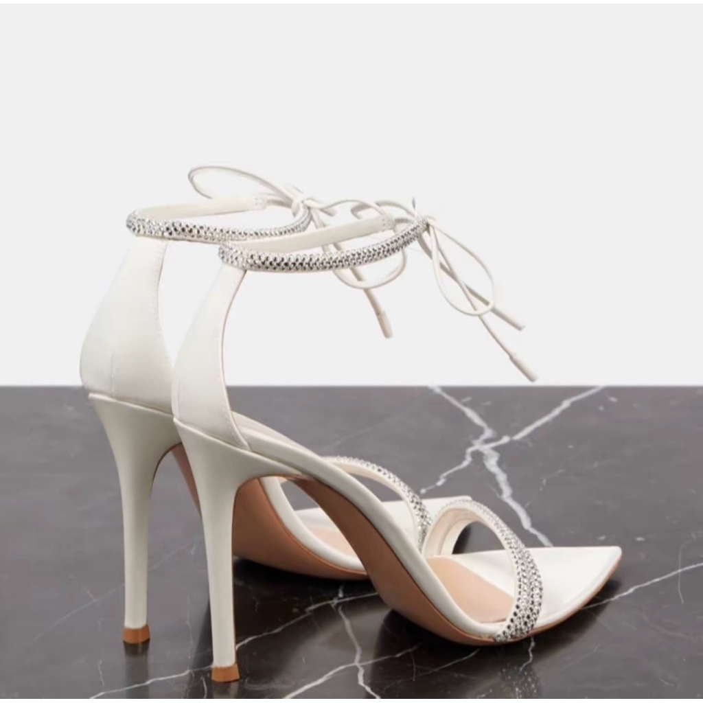 SANDAL 2 DÂY MÀU TRẮNG MŨI NHỌN( T2D)