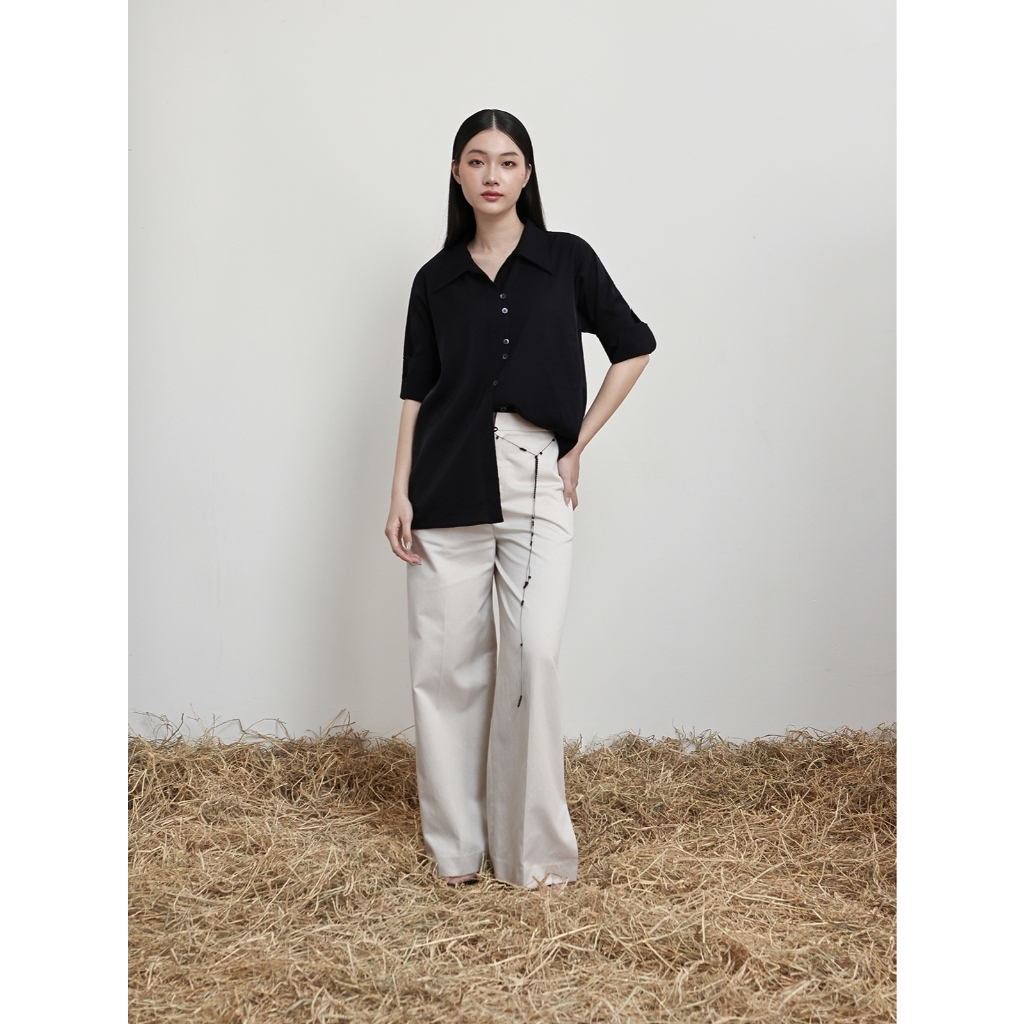 [ALEEVA x GUMAC] Áo sơ mi đính nút kiểu tay dài - EAG01052 (Loop button relax shirt)