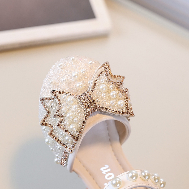 Bella mẫu giày sandal màu hồng đáng yêu mới, giày đi biển mềm mại thoáng khí, giày công chúa