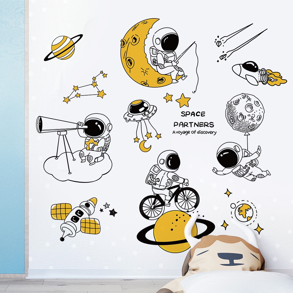 Decal Dán Tường Phi Hành Gia Trên Mặt Trăng Có Keo Sẵn 95x89cm - Trang Trí Phòng Ngủ Tủ Kệ Dễ Thương