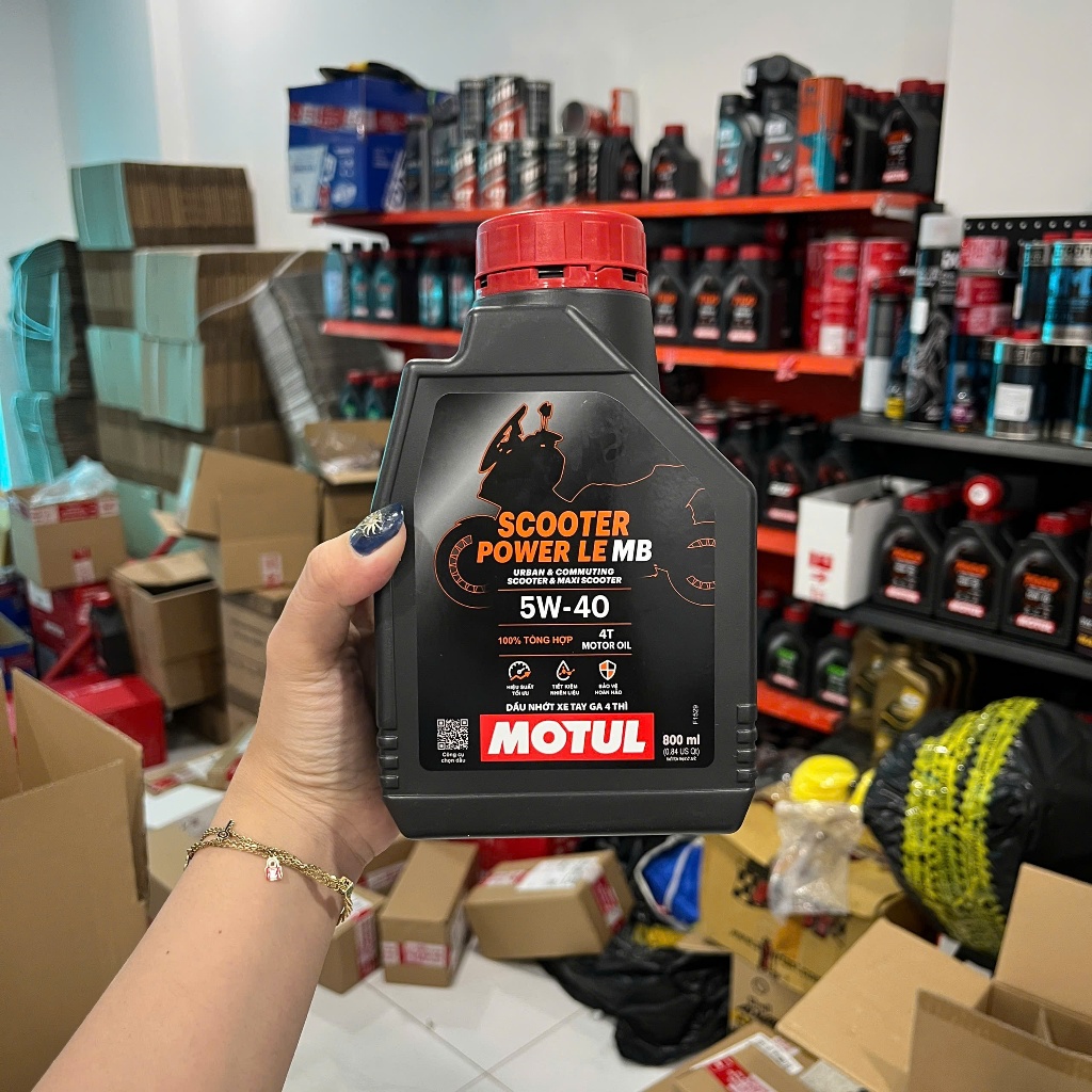 Nhớt Motul Scooter Power 5W40 Tổng Hợp Cho Xe Tay Ga Tặng Láp Zeus Và Phễu