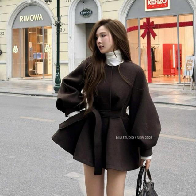 Áo váy dạ mangto thiết kế dáng ngắn xoè cổ tròn tay bồng kèm dây đai style tiểu thư HQ - 2 màu : xám, đen sang chảnh