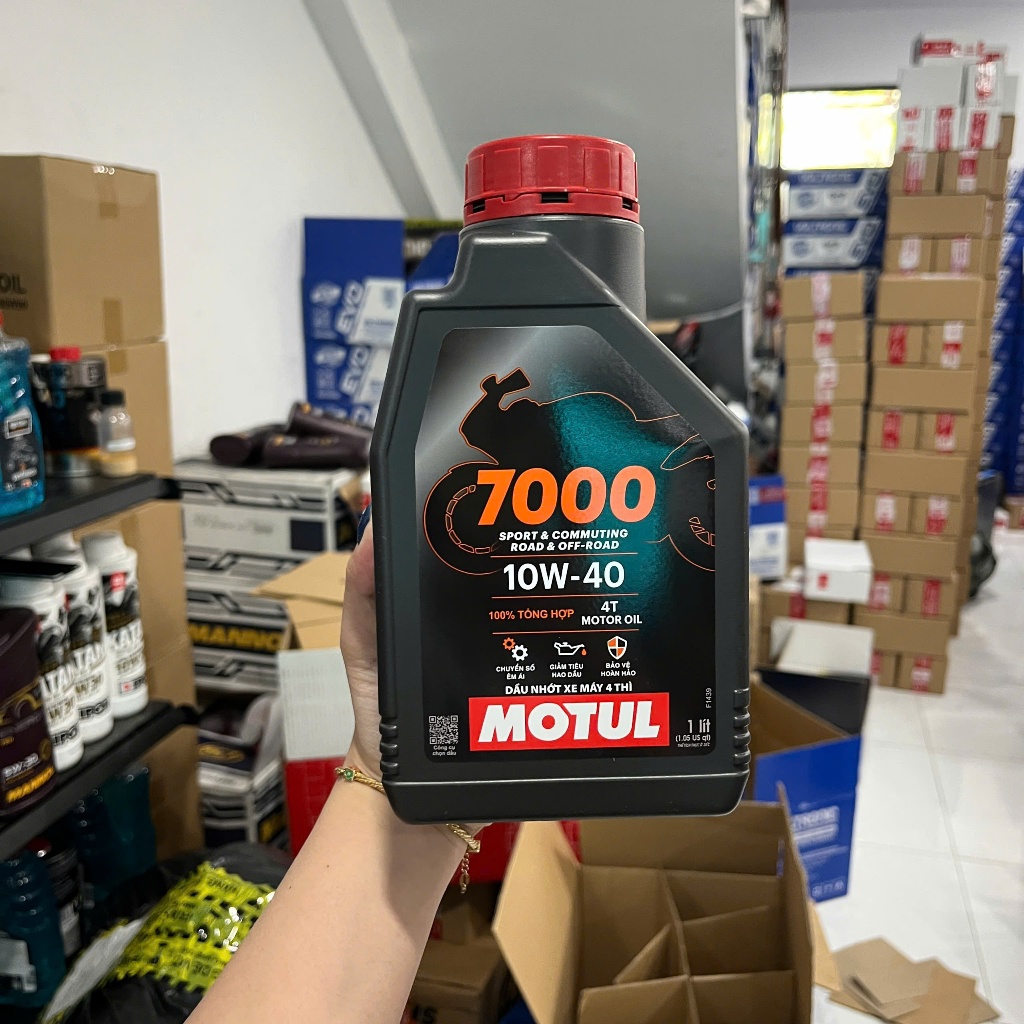 Dầu Nhớt Full Tổng Hợp Cho Xe Máy Motul 7000 10w40 Tặng Kèm 1 Súc Động Cơ E20 Và 1 Phụ Gia Nhớt Mới Turbo
