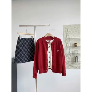 Áo Len Cadigan Lông Thỏ Đỏ Cổ Tròn Phối 2 Lớp Thêu Nơ Ngực Xinh Xắn Cúc Nơ - Joie trendy Mẫu Hot Tết 2026