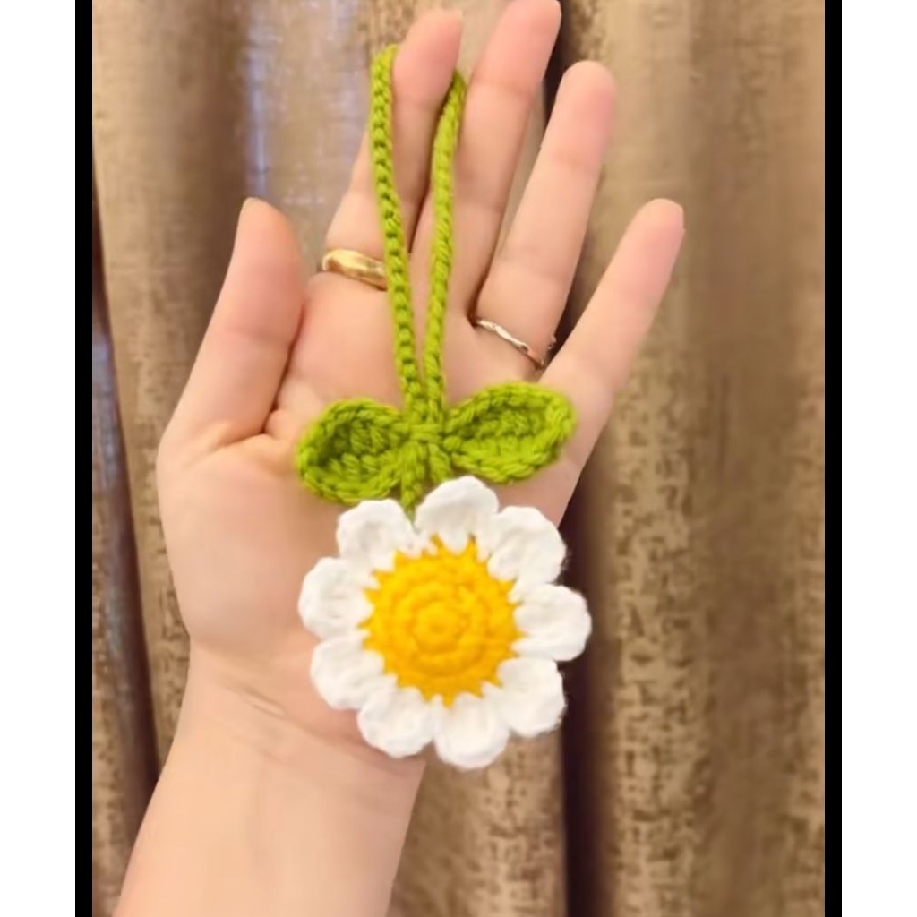 Móc Khoá Len Handmade (Hoa Hướng Dương , Hoa Cúc Daisy , Trái Dâu ,Đậu Bắp), Móc Treo Trang Trí