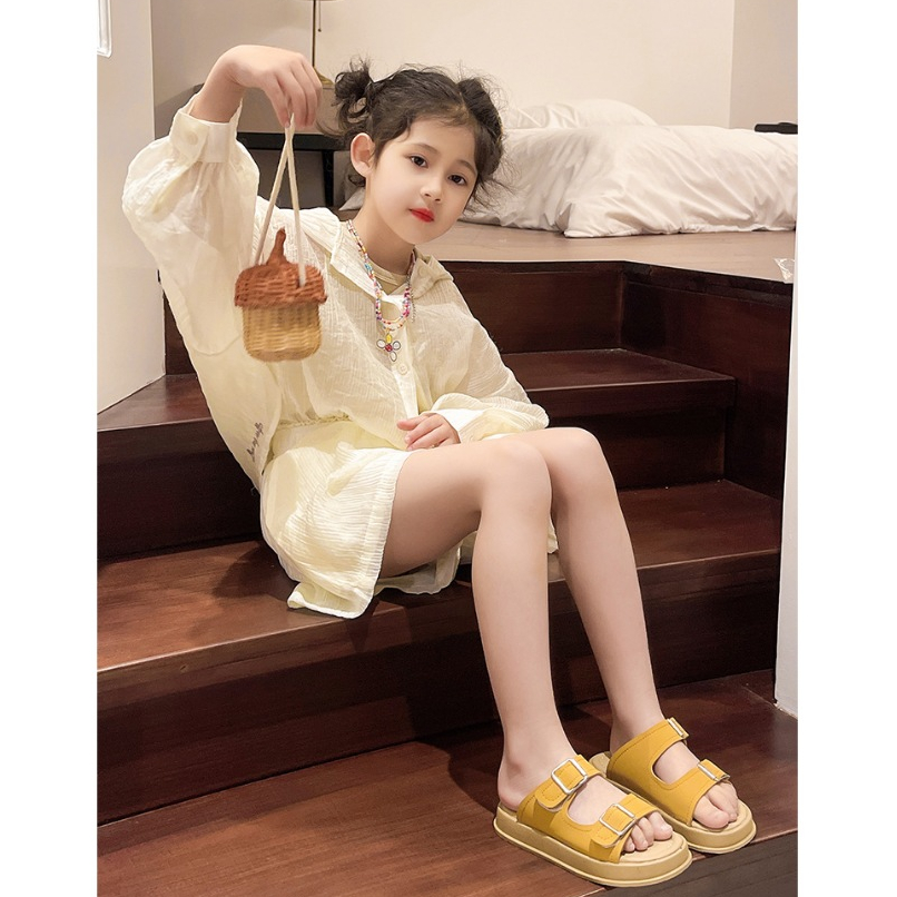 [M065] Dép Lê Trẻ Em Nữ Hai Khóa Kim Loại Màu Vàng Mustard, Dép Đi Chơi Cho Bé Siêu Nhẹ Siêu Êm TH Kids