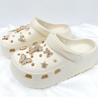 Bộ 12 Sticker, Charm 3D Queen Bear bling nhựa cứng gắn Dép Sục, Cá Sấu JB-307 Mita