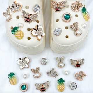 Bộ 14 Sticker, Charm 3D Ong Dứa Bling nhựa cứng gắn Dép Sục, Cá Sấu JB-309 Mita