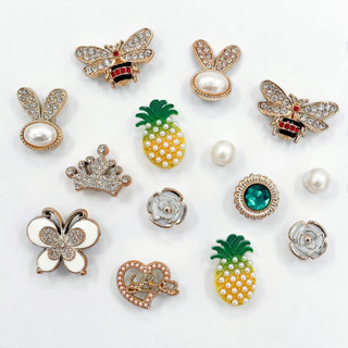 Bộ 14 Sticker, Charm 3D Ong Dứa Bling nhựa cứng gắn Dép Sục, Cá Sấu JB-309 Mita