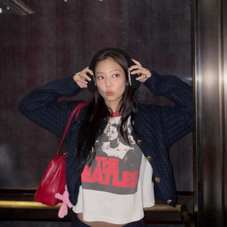 Le rouge | Jennie THE BEATLES tee Áo thun ngắn tay The Beatles phối đỏ retro
