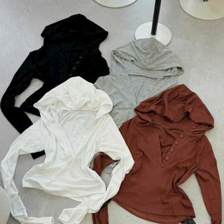 Áo thun dài tay Cổ V đính nút Thiết kế Mũ Cá Tính Trendy Ôm Fit Dáng