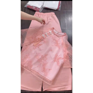 Bộ đồ bé gái áo cách tân phối ren thêu họa tiết dễ thương, Thiết kế quần lụa dáng rộng lưng thun thoải mái cho mẹ và bé