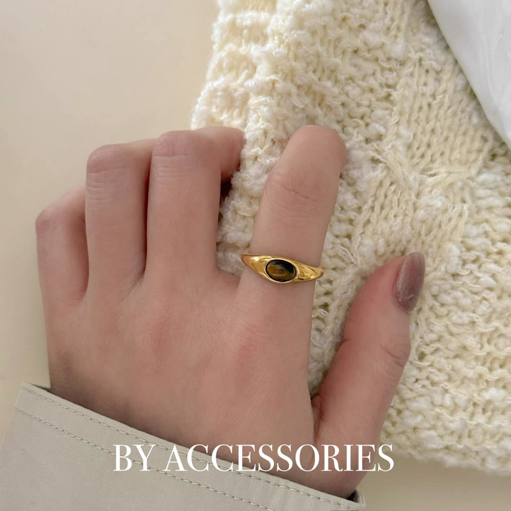 Nhẫn nữ unisex titan khảm đá mắt hổ mạ vàng 18K không gỉ WR2602 BY ACCESSORIES