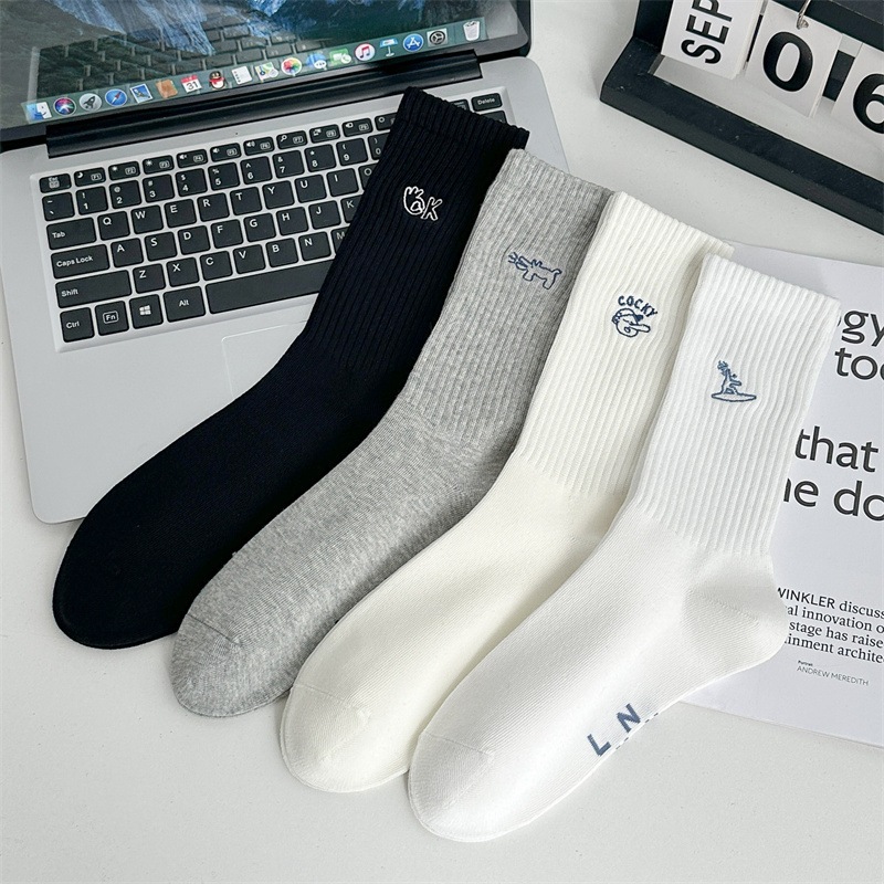 Vớ Tất Unisex thể thao chữ COCKY cổ cao phong cách thể thao, năng động.