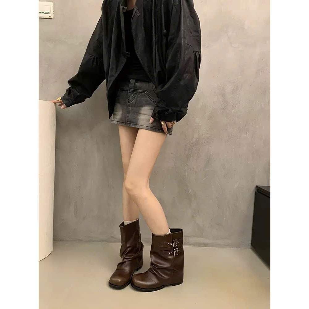 Giày boots nữ, bốt nữ cổ trung đế bằng chống trượt khóa cài cá tính phong cách biker cá tính B031 - NTShoes