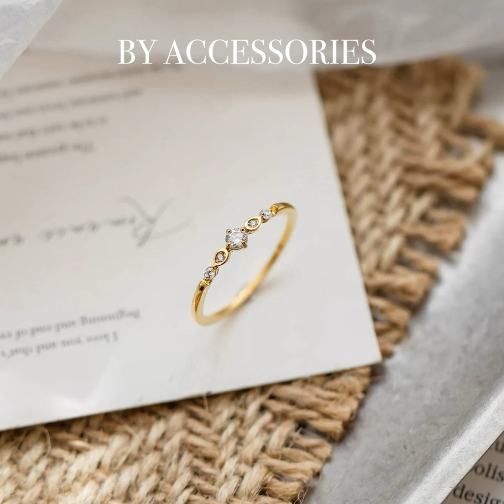 Nhẫn nữ titan form mỏng đính hàng 7 viên đá siêu lấp lánh mạ vàng 18K không gỉ WR2523 BY ACCESSORIES