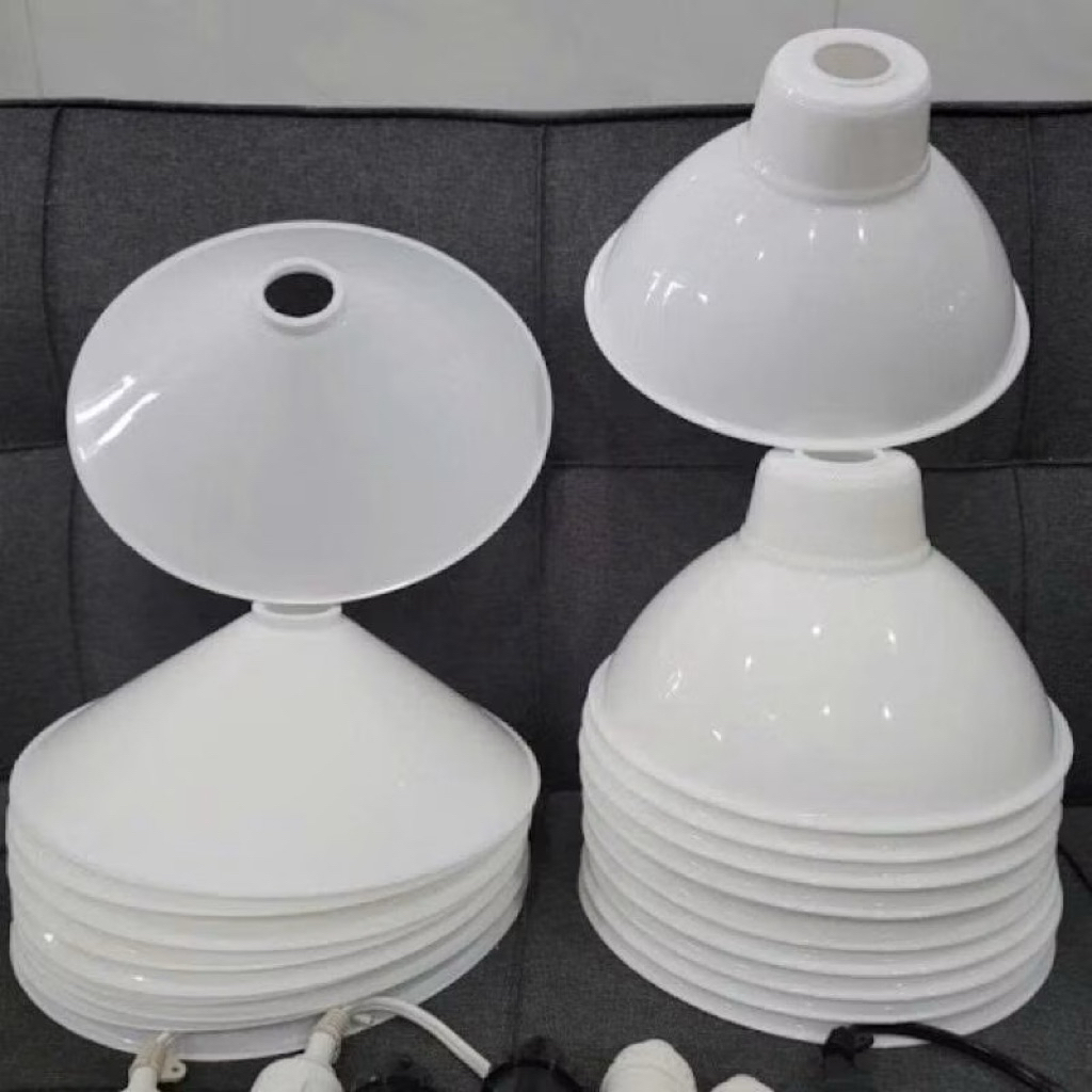 Choá đèn nhựa trắng-chao đèn Gồm đui kín nước e27 | BigBuy360 - bigbuy360.vn