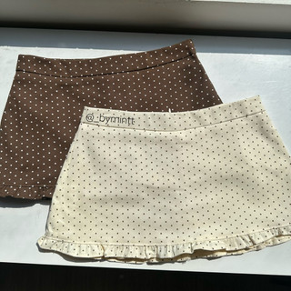 Tizy Skirt | Chân váy chấm bi phối bèo chất kaki phong cách retro, fashion | Bymintt