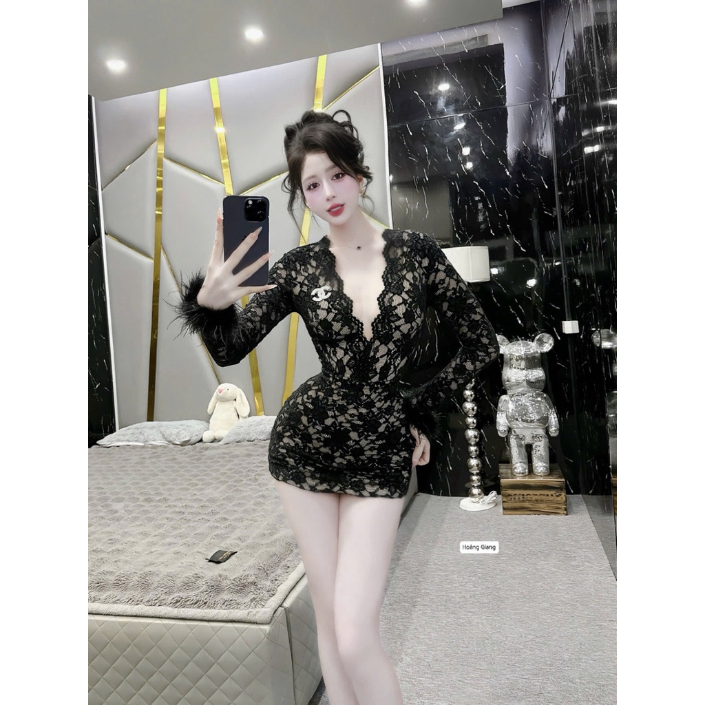 Váy body ren cổ V tay đính lông sang chảnh lắm