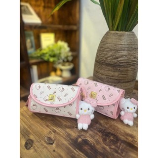 ( Mở Bán Kèm Móc Khóa ) Túi Đeo Chéo Đeo Vai Hello Kitty vs Cow Kitty size18 Đi chơi Đi tiệc sang trọng thời trang TX03