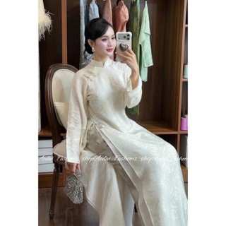 Áo dài gấm Thọ – món quà ý nghĩa cho ba mẹ, ông bà ❤️ Hoa văn tinh xảo, màu sắc trang nhã, mặc dịp lễ cực đẹp.