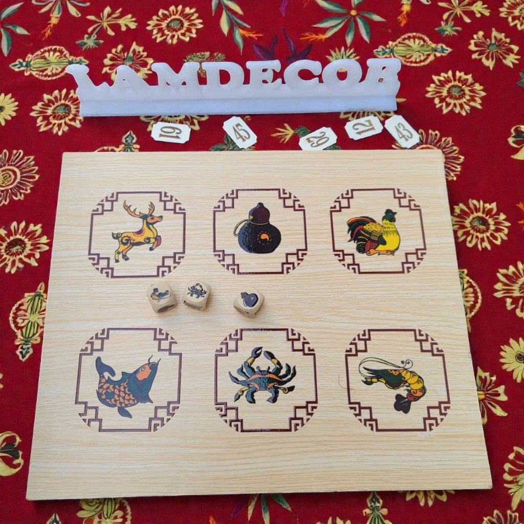 BỘ LÔ TÔ GỖ CÓ HỘP GỖ IN BẦU CUA 2 TRONG 1 – LAMDECOR MIỄN PHÍ KHẮC LOGO THEO YÊU CẦU