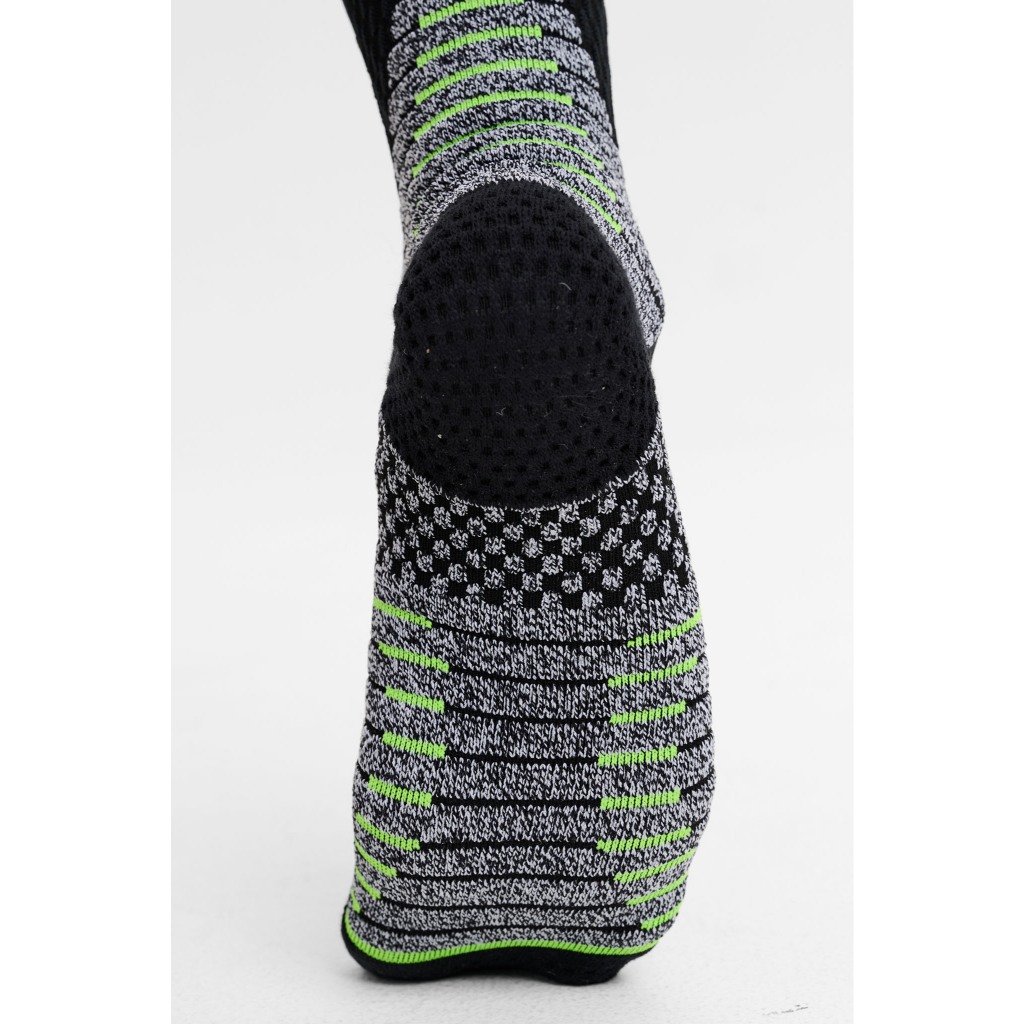 [MUA 2 GIẢM 5%]Tất thể thao cổ trung Striker Sport chạy bộ, trail, trekking êm ái thấm hút kháng khuẩn COOLMATE