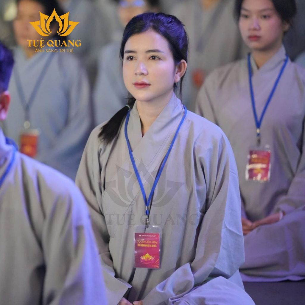 TUỆ QUANG ÁO TRÀNG PHẬT TỬ 2 VẠT Trang Nghiêm Thanh Tịnh Tay Gọn Cho Phật Tử Chất Liệu Mềm Nhẹ Thoáng Mát