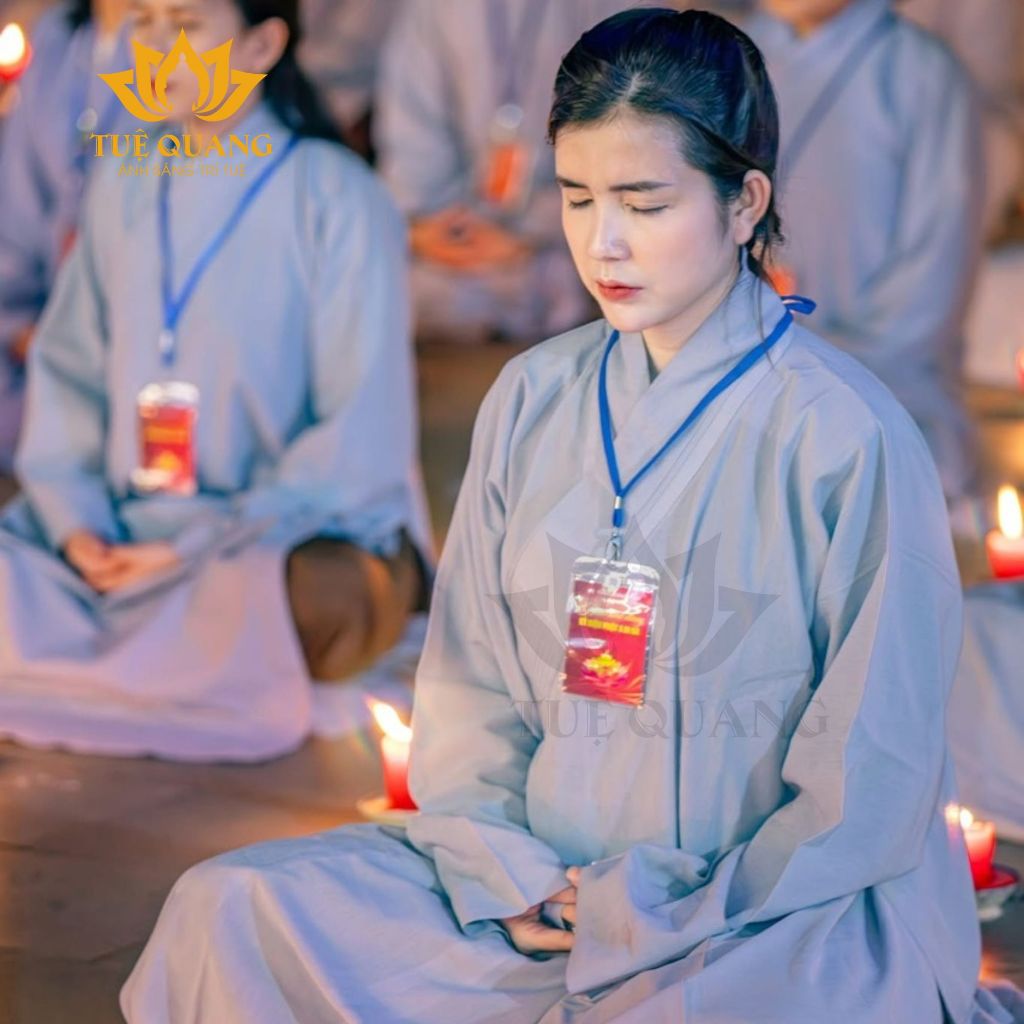 TUỆ QUANG ÁO TRÀNG PHẬT TỬ 2 VẠT Trang Nghiêm Thanh Tịnh Tay Gọn Cho Phật Tử Chất Liệu Mềm Nhẹ Thoáng Mát