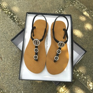 Giày sandal nữ quai mảnh chất liệu cao su gắn charm đồng tiền và cỏ 4 lá đem lại may mắn Sammyshoes