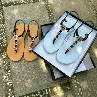 Giày sandal nữ quai mảnh chất liệu cao su gắn charm đồng tiền và cỏ 4 lá đem lại may mắn Sammyshoes