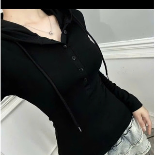 Áo Thun Trơn Cúc CÓ Mũ SAu Lưng Ôm FIt Dáng  Xinh Đep