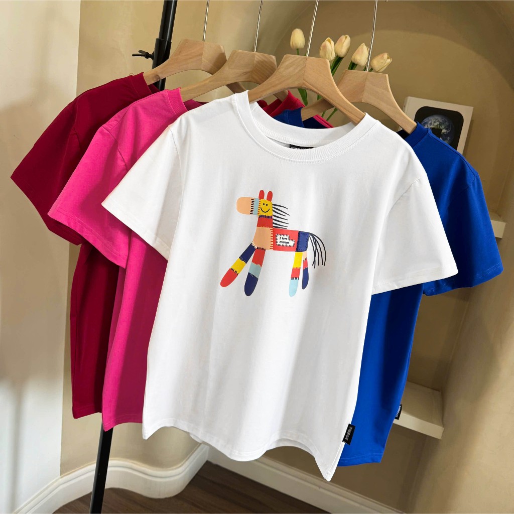 Áo Thun Mirage In Họa Tiết Ngựa Nổi Bật Chất 100% Cotton Mềm Mịn Thoáng Mát.
