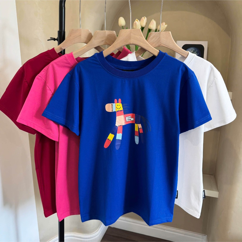 Áo Thun Mirage In Họa Tiết Ngựa Nổi Bật Chất 100% Cotton Mềm Mịn Thoáng Mát.
