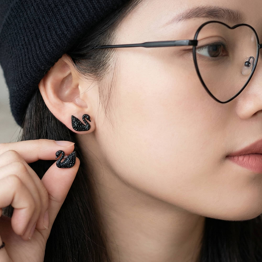 Bông tai bạc nữ thiên nga đen đính đá pha lê cao cấp thiết kế sang trọng. 1 cặp bông tai thiên nga đen ChicEar Jewelry