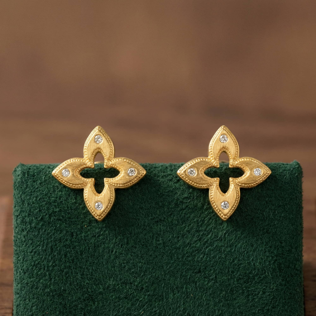 Bông tai cỏ 4 lá titan mạ vàng ChicEar Jewelry cao cấp không gỉ thiết kế sang trọng thanh lịch dễ phối đồ tôn vẻ nữ tính