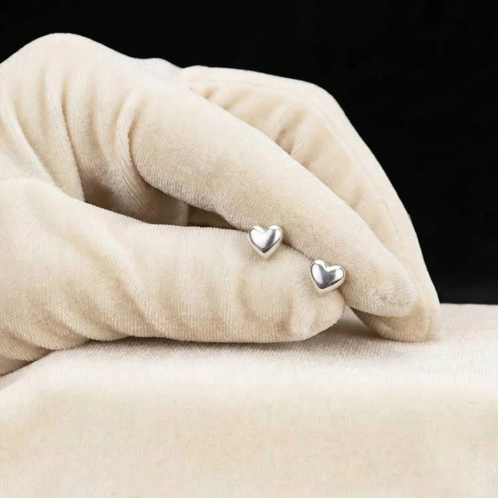 Bông tai bạc nữ cao cấp hình trái tim phong cách Hàn Quốc hiện đại sang chảnh dành cho nữ ChicEar Jewelry A502