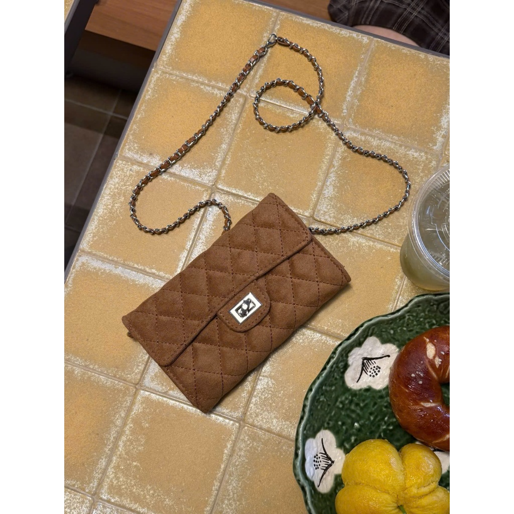 Túi ví da lộn khóa xoay trần trám size 20cm chuẩn hàng l1 đeo vai đeo chéo sang chảnh