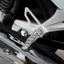 Gác chân sau nhôm CNC, gắn cho Honda, Yamaha, Wave, Dream, Future, Exciter, Sirius,...