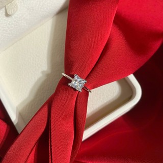 Moissanite Ring by Quỳnh Phỉ Thuý Type A